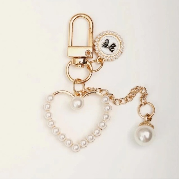 FAUX PEARL HEART BAG CHARM - Picture 3 of 3